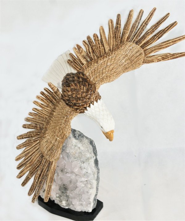 Adler Aragonit auf Calcitdruse