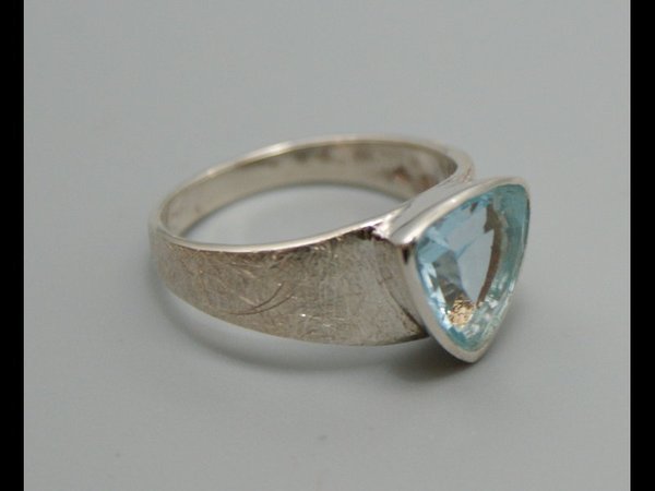 Ring mit Edeltopas aus Silber, 925