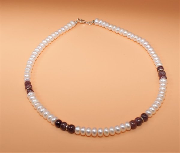 Halskette, Süßwasserperle mit Rubin, 48 cm