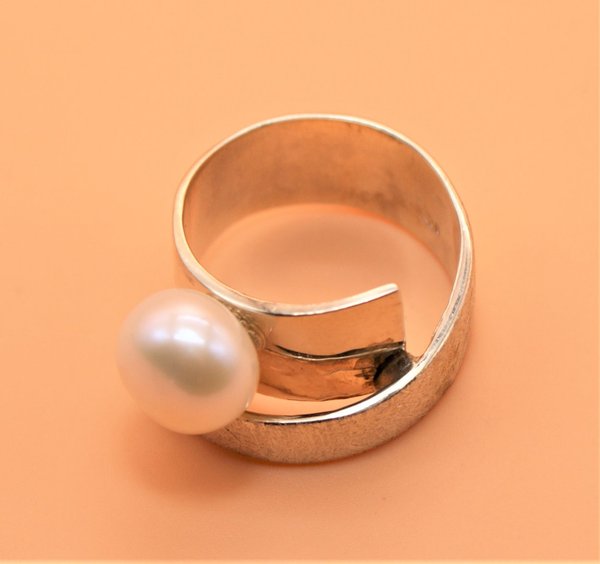Ring, Silber  mit Süßwasserperle